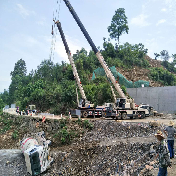 元门乡汽车掉沟里叫吊车救援要多少钱