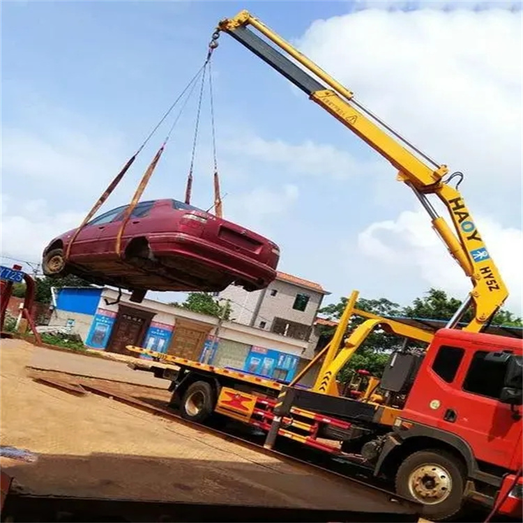 元门乡吊车吊汽车的正确方法